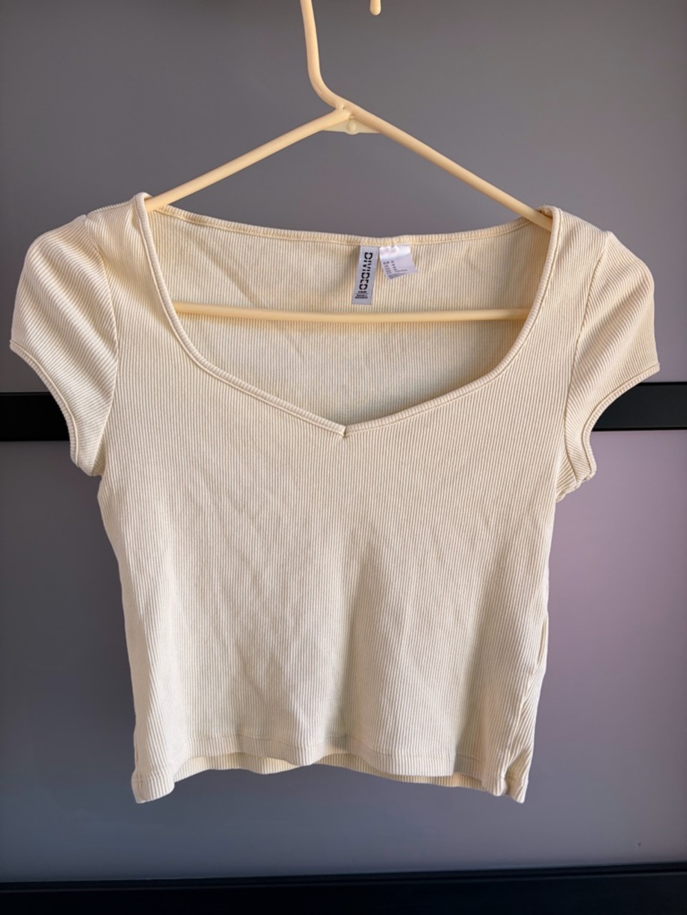 H&M Divided Pale Yellow “Baby Tee” Ribbed Crop Top